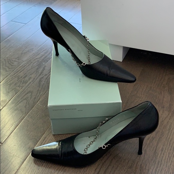Sigerson Morrison black pumps with silver chain - Picture 2 of 8